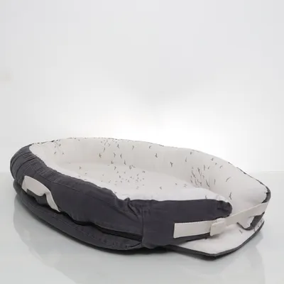 Babynest (Grå, Vit) från Voksi