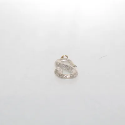 Hänge (Silverfärgad) Okänd metall