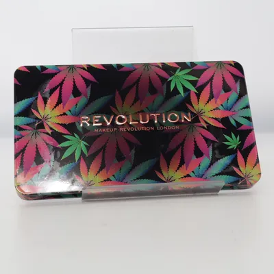 Palette de fards à paupières (Chilled) de Makeup Revolution London