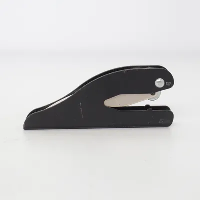 Hole puncher
