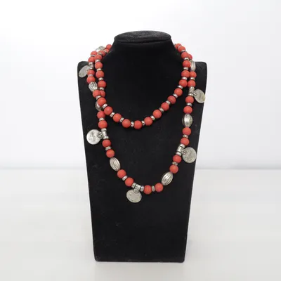 Ketting (Rood, Zilver) van East Onbekend materiaal