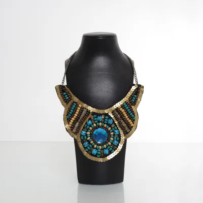 Halsring (Blå, Guldfärgad, Brun) Okänd metall