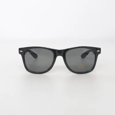 Sunglasses (Black) from LesMills