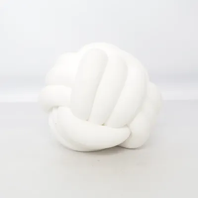 Coussin décoratif (Knot Pillow) de Minitude