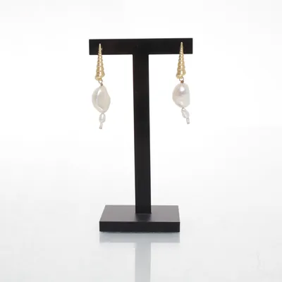 Örhängen (Turret Shell Baroque Pearl Earrings) från Anni Lu Guldpläterad