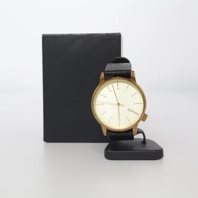 Montre (Noir, Or) de Komono