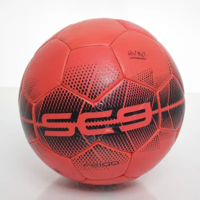 Voetbal (Roze, Zwart) van Fairtrade
