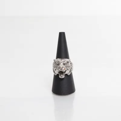 Ring (Silverfärgad) Okänd metall