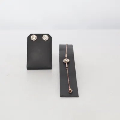 Smyckesset (Guldfärgad) från Lily and Rose Okänd metall