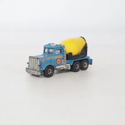 Leksaksbil (Peterbilt) från Matchbox