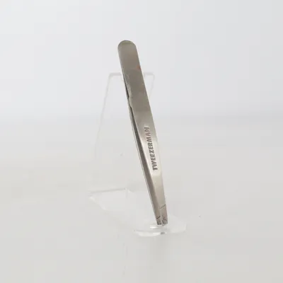 Tweezer (Silver) from Tweezerman