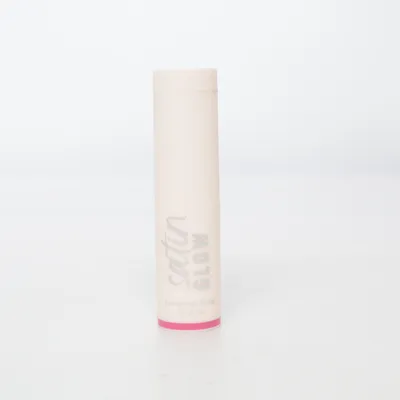 Läppstift (Satin Glow) från Essence