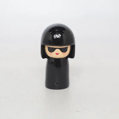Kokeshi (Svart) från Skincity