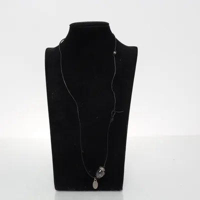 Halsband (In der Kugel befindet sich Sand aus Lanzarote.Handgemacht,auf Etsy erworben) från Wish Okänd metall