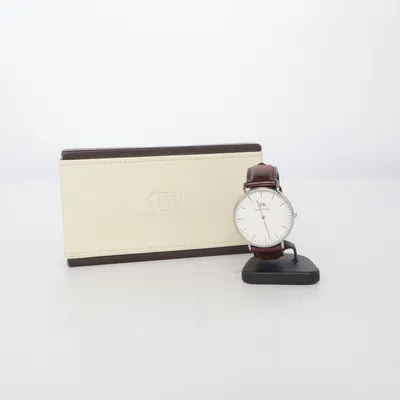 Wristwatch (Brown) from Daniel Wellington