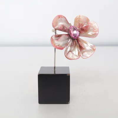 Brooch (Pink, Multicolored) Unknown metal
