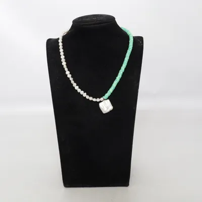 Halsband (Vit, Grön) från Safira Okänd metall