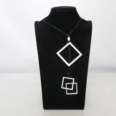 Halsband (Svart, Silverfärgad) Okänd metall