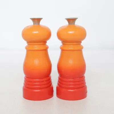 Salt & Pepparkvarn (Röd, Orange) från Le Creuset