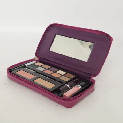Makeup set (Purple) from Elizabeth Arden