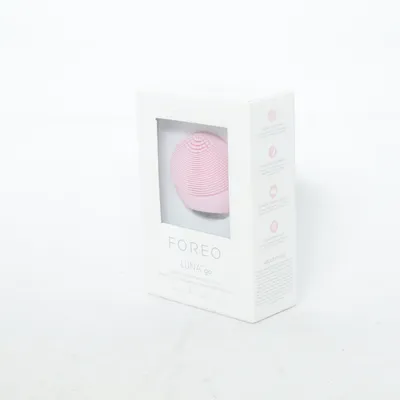 Cleansing device (Luna Go) from Foreo