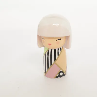Kokeshi (Flerfarvet) fra Skincity