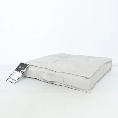 Prydnadskudde (Seat cushion) från Newport Polyester