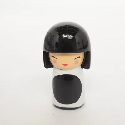 Kokeshi (Kokeshi Doll) från Skincity