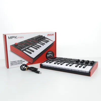 Synthesizer (Sort, Hvid) fra Akai Proffessional