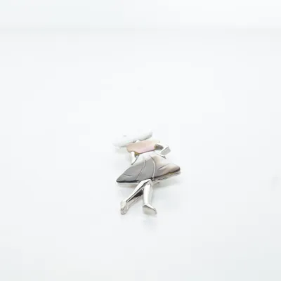 Brooch (Gray, White) Unknown metal
