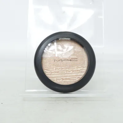 Highlighter (OH, DARLING EXTRA DIMENSION SKINFINISH) från MAC
