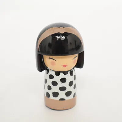 Kokeshi (Sort, Hvid, Beige) fra Skincity