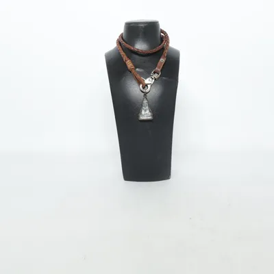 Collier (Marron, Argent) de Icon Métal inconnu