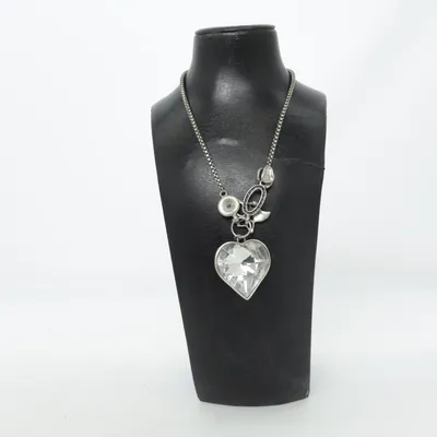 Halsband (Silverfärgad) Okänd metall
