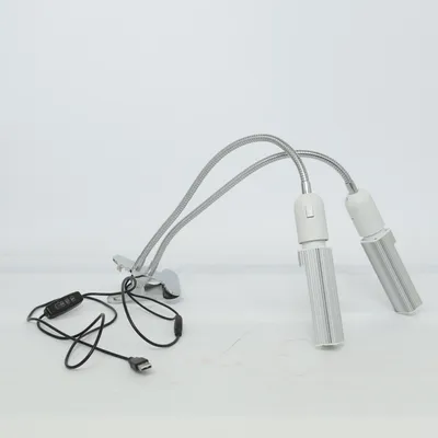 Skrivbordslampa (Silverfärgad, Vit, Svart)