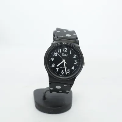 Wristwatch (Black, White) from Q&Q