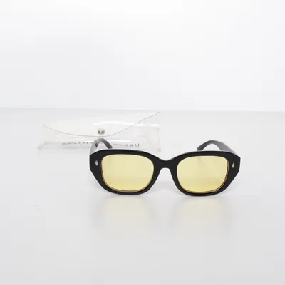 Solbriller (Gul, Sort) fra Urban Outfitters