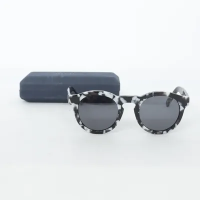 Solglasögon (Svart, Vit) från Nividas