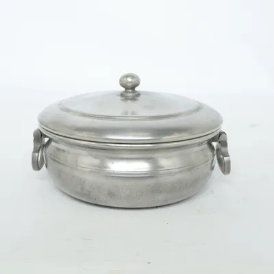 Karott (Silverfärgad) från Svenskt Tenn Handarbete