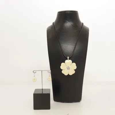Parure de bijoux (Beige, Noir) Métal inconnu