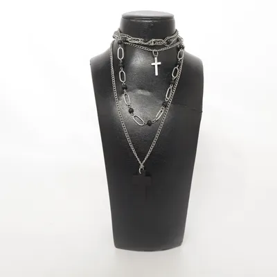 Collier (Argent, Noir) de Claire's Métal inconnu