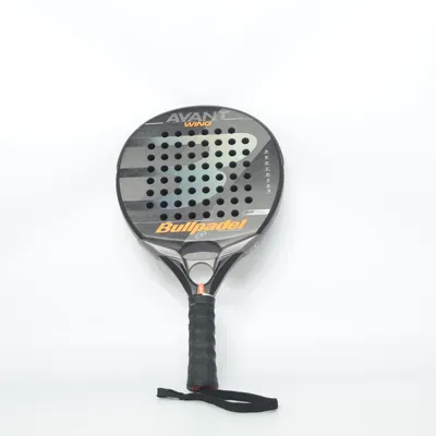 Padel bat (Avant Wing) fra Bullpadel