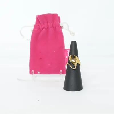 Ring (Red, Gold) Unknown metal