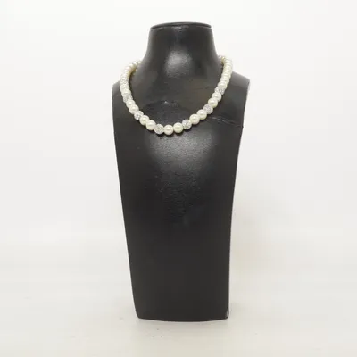 Necklace (White, Silver) from Montini Unknown metal