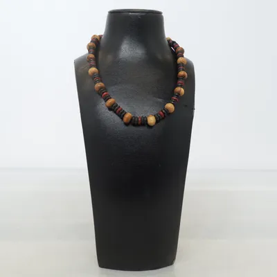 Halsband (Brun, Svart, Röd) Okänd metall