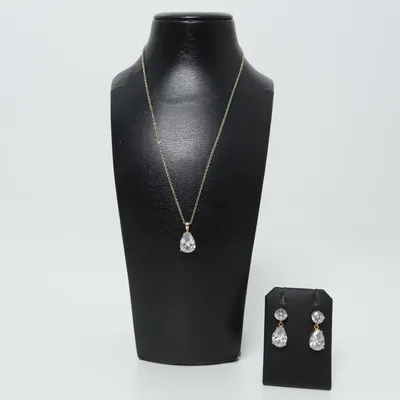Jewelry set (Gold, White) Unknown metal