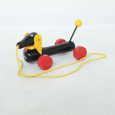 Dragleksak (Svart, Röd, Gul) från Brio