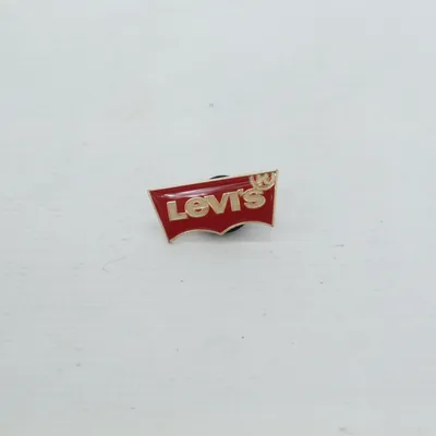 Broche (Rød, Guld) fra Levi Strauss & Co Ukendt metal