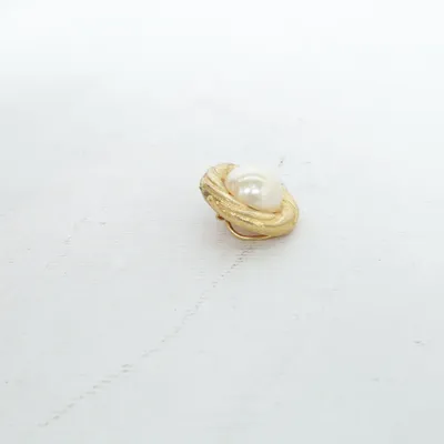 Broche (Or, Blanc) Métal inconnu