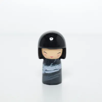 Kokeshi (Zwart, Meerkleurig) van With Love Skincity